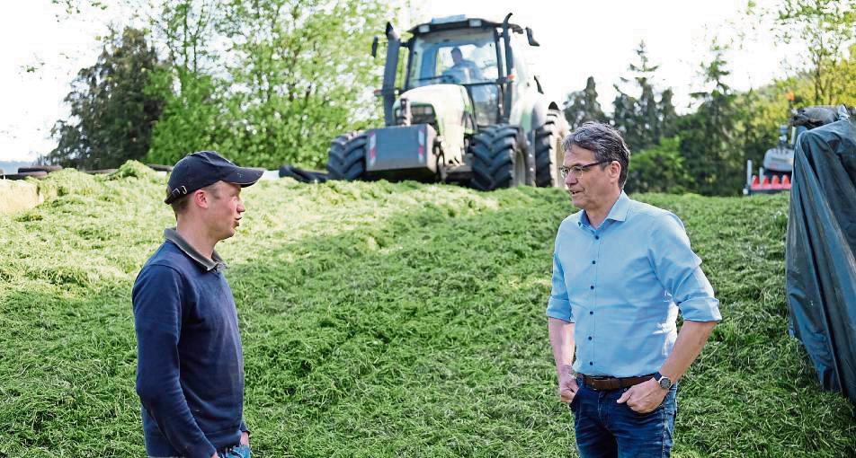 CDU-Europaabgeordneter Dr. Peter Liese (r.) will ein Verbot von Pflanzenschutzmitteln in der Hellwegbörde unbedingt verhindern.