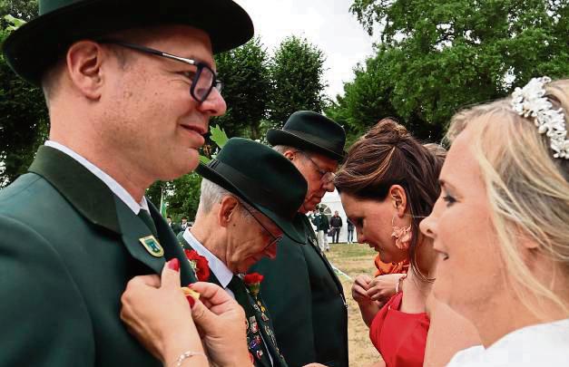 Vereinstreue, Engagement und Präsenz: Verdiente Schützen wurden mit Orden geehrt. Foto: Kersting