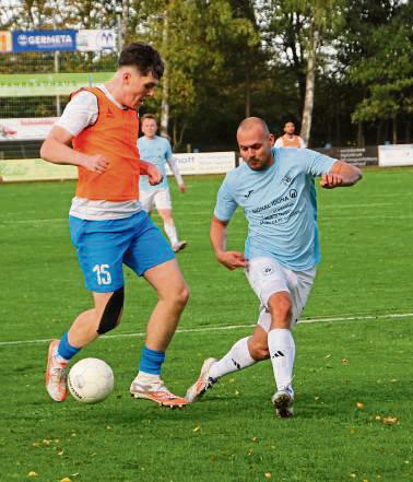 Der TuS Lipperode (orange) muss sich gegen den SCL beweisen. Foto: Heiner Schnieder