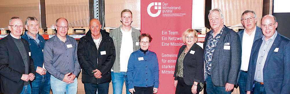 Über rund 90 Zuhörer freuten sich die Referenten beim Rüthener Firmenforum. Foto: Kloer