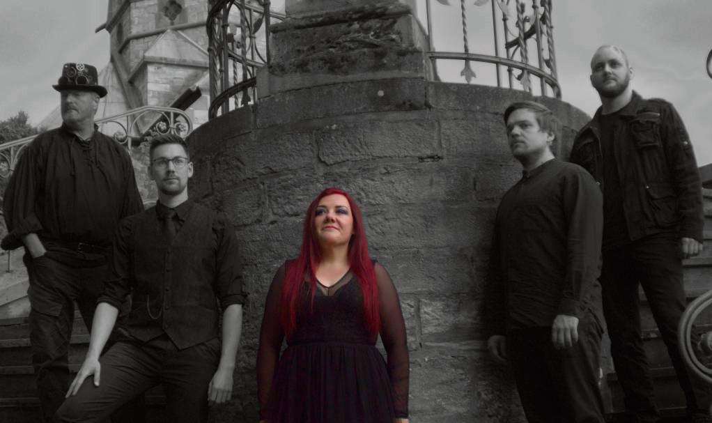 Die Salzkottener Band Nightwings spielt in ihrer Show nicht nur Symphonic-Metal-Songs, sondern erzählt auch eine fortlaufende Geschichte.