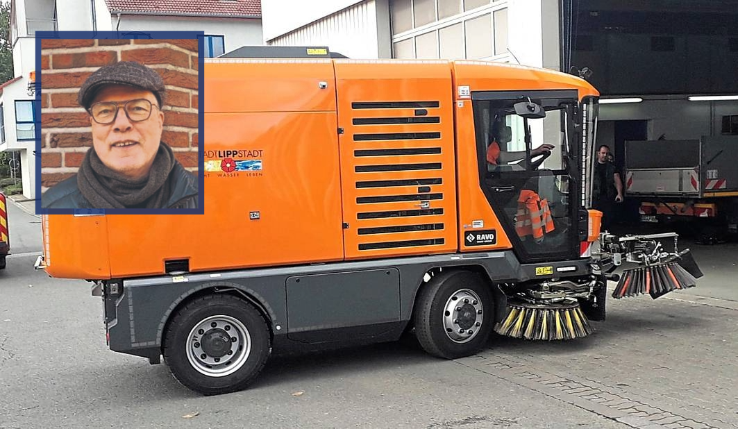 Und Feierabend! Norbert Posewsky steuert die Kehrmaschine in eine Halle auf dem Baubetriebshof. Der gelernte Fleischer war mit 19 Jahren als Quereinsteiger zur Stadt gekommen.