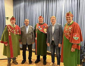 Die heimische Loge bekam Besuch von den „Schlaraffen aus dem Suerland“.