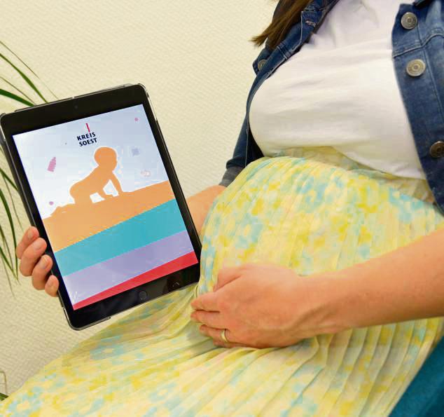 Bereits in der Schwangerschaft ist die App ElternStart eine gute Infoquelle – nicht nur für Mütter. Foto: Kalle/ Kreis Soest