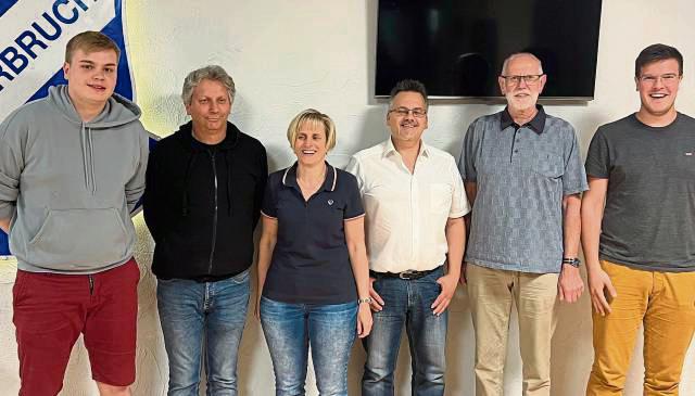 Mit diesem Vorstandsteam nimmt die Lipperbrucher TT-Abteilung die kommenden Aufgaben in Angriff (v.l.): Simon Plattfaut (Sportwart), Guido Baier (Presse und Koordination), Kerstin Haggeney (Abteilungsleiterin), Christian Raptis (2. Abteilungsleiter), Jürgen Struck (Finanzen) und Nick Aulbur (Jugendwart).
