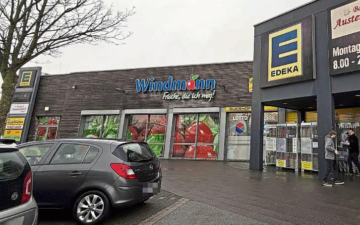 Normalerweise am Wemberweg ist von 7 bis 20 Uhr geöffnet – aber der Krankenstand erfordert mindestens bis Donnerstag noch Abstriche. Der Bäcker in der Vorkassenzone hält nach Absprache übrigens bis 18 Uhr die Stellung. Foto: Ulrike Dietz