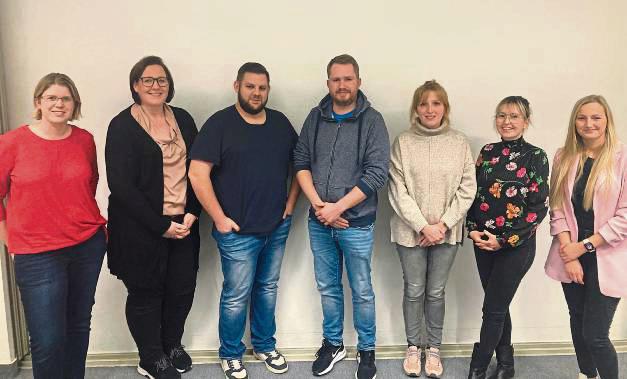 Der Stadtelternrat der Stadt Lippstadt: Veronika Kaufmann, Nancy Schneider, Jessica Behrens-Gomez, Tomasz Lange, Marcel Thiel und Kerstin Schönborn bilden ihn unter anderem zusammen mit Ehrenmitglied Jana Florek (v.r.).