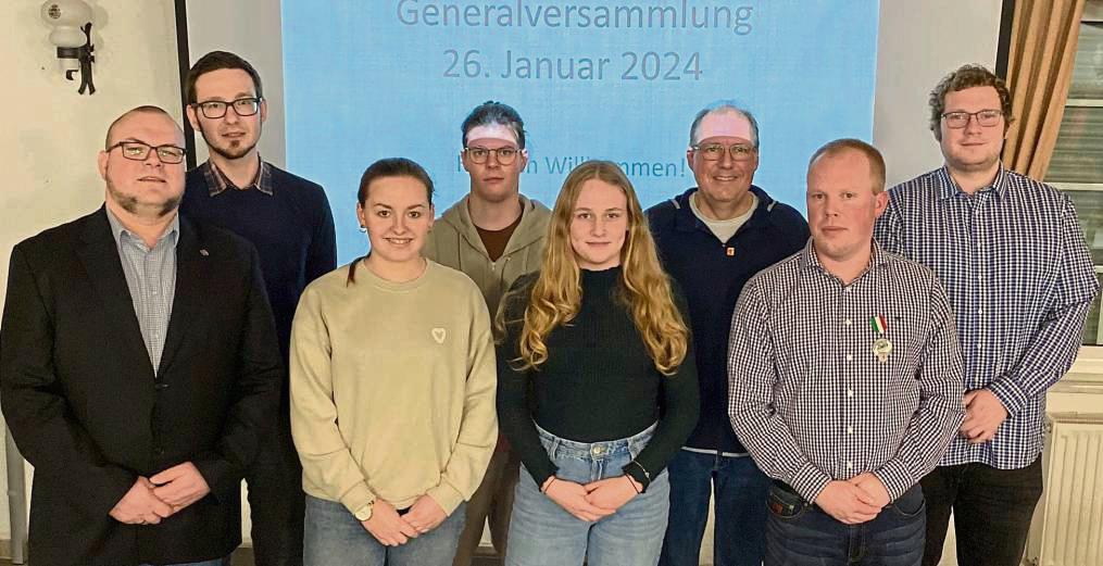 Das Vorstandsteam beim Tambourcorps Altengeseke (v.l.): Frank Steffens (1. Vorsitzender), Tobias van der Wal (2.Vorsitzender), Paula Dahlhoff (Jugendsprecher), Nico Struchholtz (2. Beisitzer), Nicola Gerwin (Jugendsprecher), Rüdiger Maas (musikalischer Leiter), Tobias Joeks (Kassierer) und Kai Lenze (Schriftführer). Foto: N. Gerwin