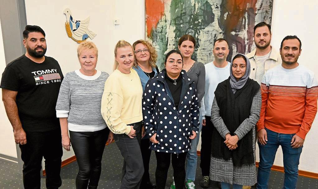 Zehn Ehrenamtliche hat das Kommunale Integrationszentrum in den Dolmetscher-Pool aufgenommen. Nach einer Schulung im Kreishaus können die neuen Dolmetscher nun bei Terminen eingesetzt werden. Foto: Hönicke (Kreis Soest)