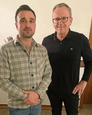 Marc Sobieray (l.) und Wolfgang Schütte (r.) führen weiterhin Regie bei den Alten Herren des TuS Anröchte.