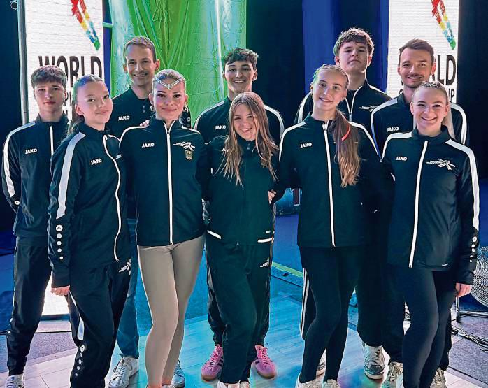 Zum Team des deutschen Nachwuchskaders Rock’n’Roll bei der Weltmeisterschaft in Krakau gehörten auch Sayen Hecken (Mitte vorne) und Max Dudos (Mitte hinten) von den Pink Panthers aus Lippstadt.