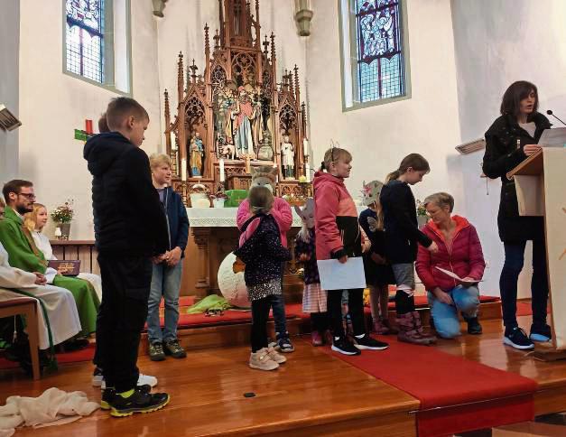 Den Gottesdienst gestalteten die Kinder des Dorfes mit.