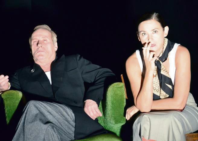 Wolfram Koch und Jacqueline Macaulay als Joseph Goebbels und Leni Riefenstahl. Foto: Dietmar Gröbing