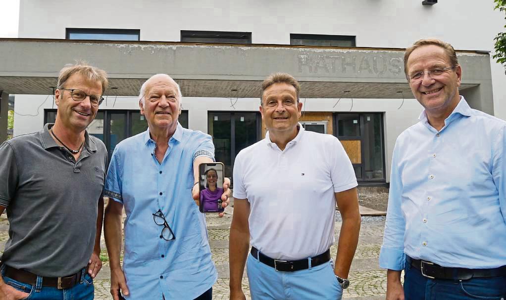 Für das Sommergespräch mit der Redaktion schaltete sich Fraktionsvorsitzende Ricarda Kroll per Videoanruf aus Schweden in Rüthen dazu. Foto: Bsdurek