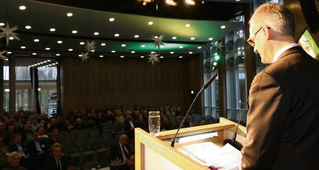 Dekan Marc Boelhauve begrüßte die Teilnehmer und erklärte, warum jüngste Entwicklungen nicht auf der Tagesordnung der Veranstaltung stünden. Fotos: Pösentrup
