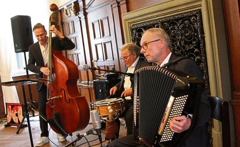 Das Förde-Trio (v.l.) Wolfgang Nehrlich, Kalle Mews und Andreas Hermeier begeisterte die zahlreichen Zuhörer.