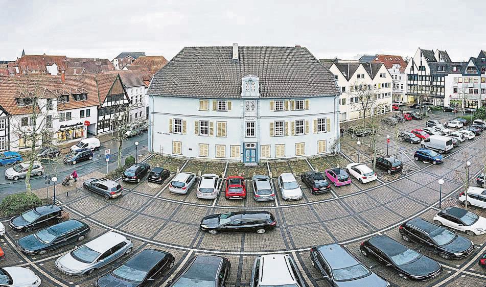 Die Lippstädter CDU liebt den Marktplatz – und das Stadtmuseum nach eigenem Bekunden auch. Deshalb ist jetzt der gesamte Vorstand in den Förderverein eingetreten. Foto: Eickhoff