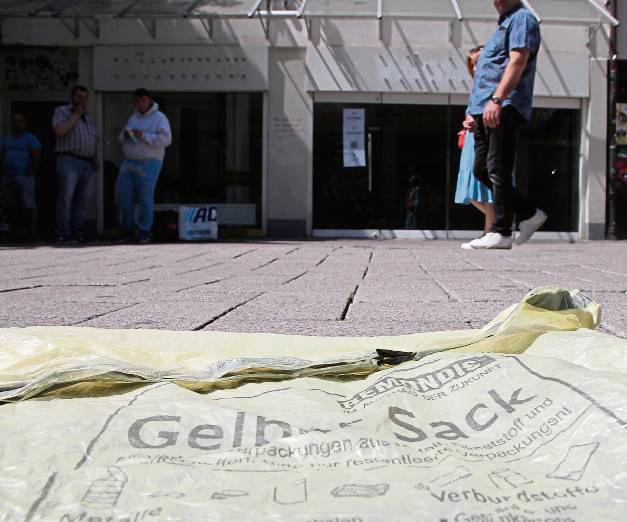 Seit Ende April gibt es in der ehemaligen Bäckerei Wietfeld nicht mehr wie gewohnt die Gelben Säcke. Foto: Großer