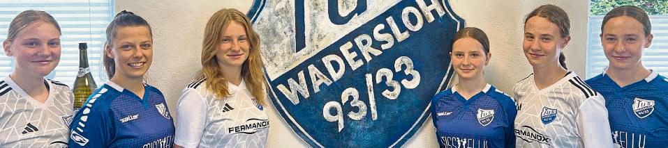 Landesligist TuS Wadersloh baut weiter junge Spielerinnen in seinen Kader ein (v.l.): Hannah Brune, Anika Budde, Nina Hegemann, Lilli Sandmann, Leonie und Anni Muckhoff. Es fehlen: Christin Töcker, Katharina Baumeister und Lynn Petermeier. Foto: Feichtinger