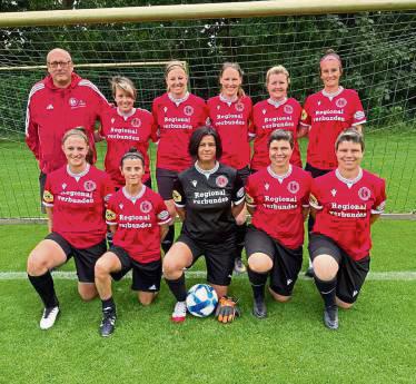 Bei den Westdeutschen Meisterschaften in Duisburg erkämpften sich die Ü32-Frauen des Fußballkreises Lippstadt einen respektablen vierten Platz.