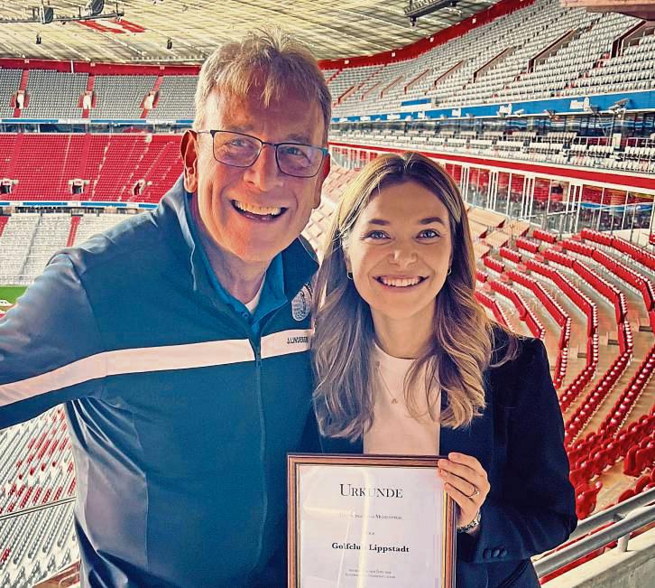 Virginie Fahrner, beim GC Lippstadt für den jährlichen Clubticker verantwortlich, nahm in der Münchener Allianz Arena die Auszeichnung entgegen.