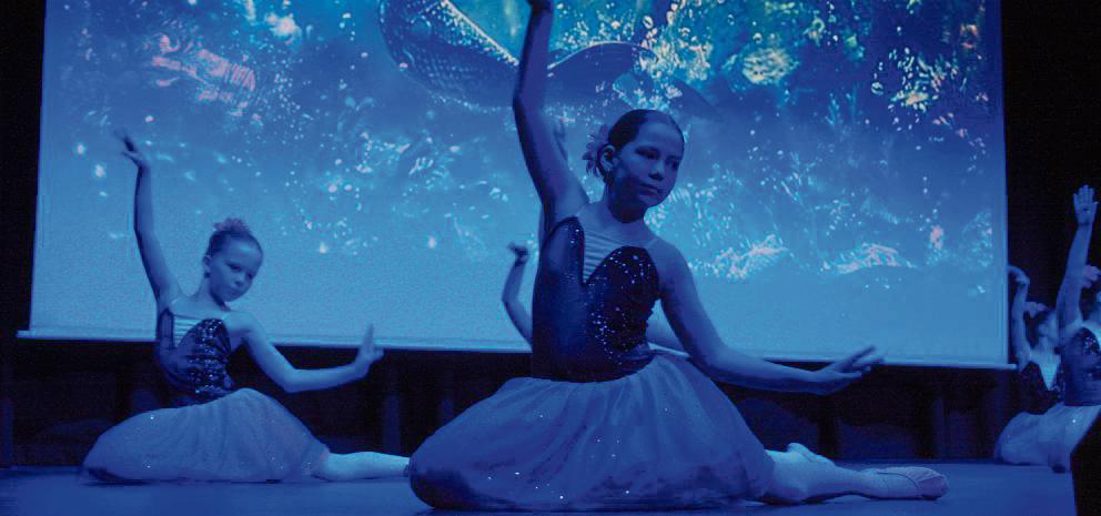 Der Tanz der Meerjungfrauen begeisterte die Zuschauer im ersten Teil der Veranstaltung. Fotos: Helga Wissing