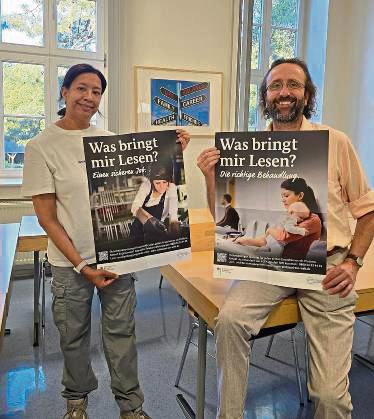 Das Team der Volkshochschule macht zum Weltalphabetisierungstag auf die eigenen Angebote aufmerksam und steht Interessierten für Beratung zur Verfügung.