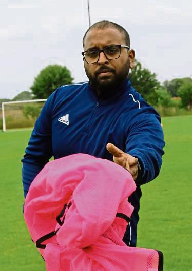Auch Trainer Mahendrarajah vom Aufsteiger SuS Bad Westernkotten II setzt in erster Linie auf bewährte Kräfte aus der Vorsaison. Foto: Wiegand