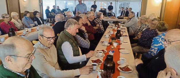 In Kneblinghausen fand ein geselliger Seniorennachmittag statt. Foto: Thomas