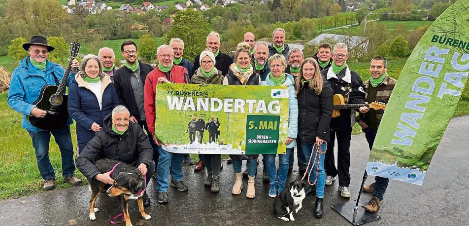 Mit Fellnasen und Klampfe: Auf dem Küsenberg in Siddinghausen steigt die Vorfreude auf den Wandertag am 5. Mai.