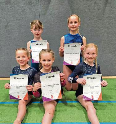 Gut in Szene setzten sich (h.v.l.) Elisa Ebbert, Frida Köller; (v.v.l.) Mia Schieven, Celina Meininger und Greta Friedrich von der DJK Arminia Erwitte.