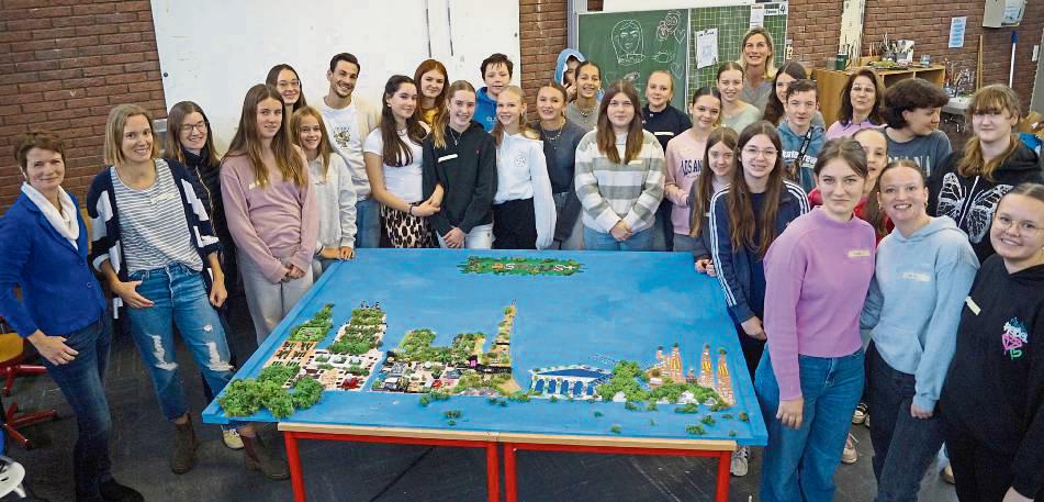 Die Geseker Sekundarschüler präsentierten mit ihren Erasmuspartnern aus Vught (Niederlande) ihr gemeinsames Kunstprojekt mit europäischen Sehenswürdigkeiten.