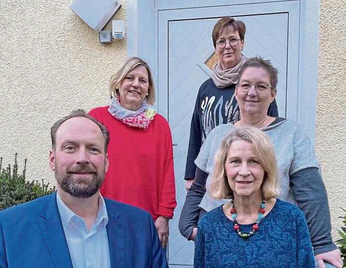 Begrüßen das Gewalthilfegesetz (v.l.): Jens Behrens und Marlies Stotz von der SPD sowie Karin Köhler, Ute Stockhausen und Marlies Wigge vom SkF. Foto: Rückert