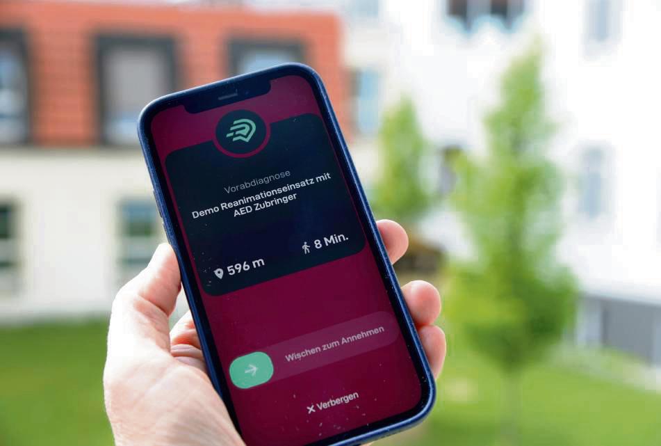Wer in seiner Freizeit Leben retten und als Ersthelfer Teil der Rettungskette werden möchte, kann ganz einfach mitmachen und die Corhelper-App herunterladen. Foto: Birgit Kalle (Kreis Soest)