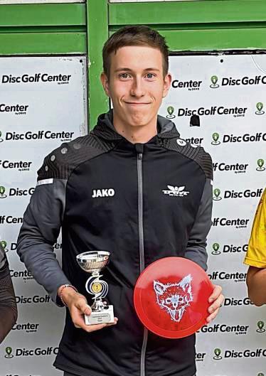 Discgolfer Luca Kienel meldetete sich nach längerer Wettkampfpause jetzt eindrucksvoll zurück.