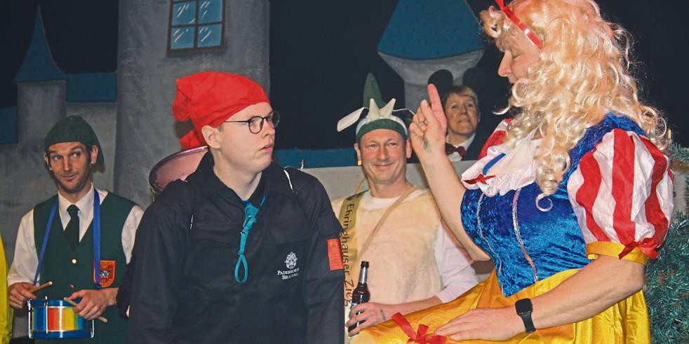 Um die Gunst des Schneewittchens buhlten die „Zwerge“ vom Tambourkorps.
