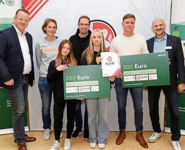 Zu den lauffreudigsten Schulen in Westfalen-Lippe zählen die Drost-Rose-Realschule Lippstadt und die Sekundarschule Anröchte/Erwitte, die jetzt für ihr gutes Abschneiden bei der Aktion AOK-Laufwunder ausgezeichnet wurden.