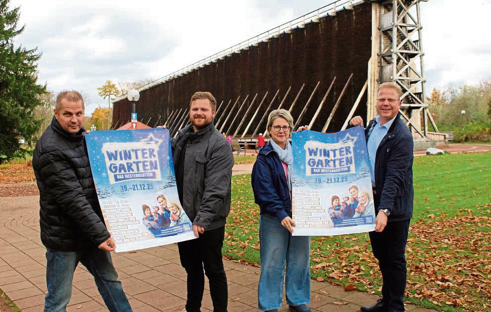Marc Fox und Lars Nolte vom Eventwerk Lippstadt sowie Sabine Paetsch und Mike Bernasco (v.l.) von der Heilbad GmbH organisieren zusammen den ersten Wintergarten im Kurpark.