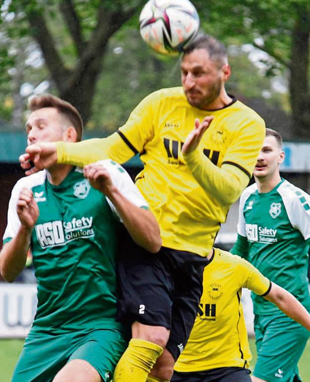 Der SuS Cappel (in Grün) will bester Aufsteiger bleiben und setzt im Duell der Neulinge in Ahlen auf Sieg. Foto: Uli Schlink