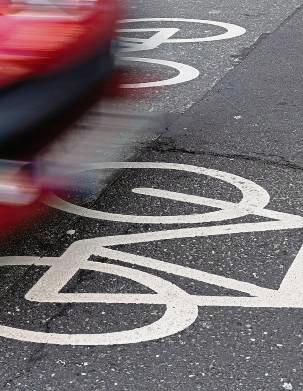 Wird die Esbecker Straße zwischen Lüning- und Steinstraße bald Fahrradstraße? Es soll geprüft werden. Foto: dpa