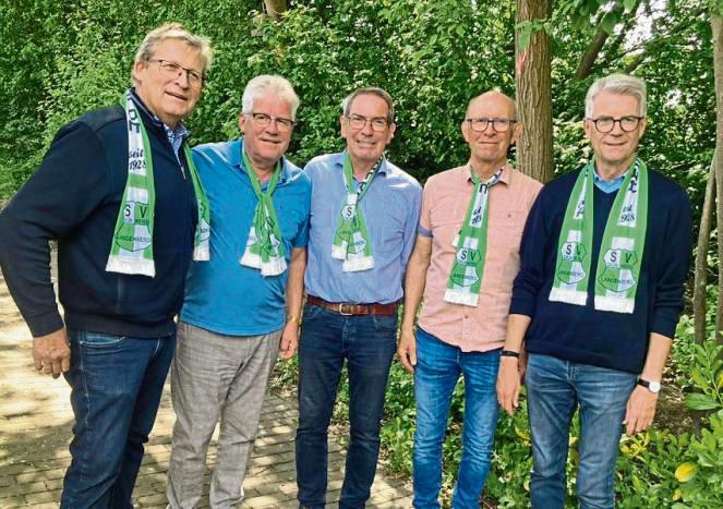 Leiten weiterhin die Geschicke der Fördergemeinschaft Fußball in Langenberg (v.l.): Berthold Forthaus, Richard Alter, Peter Smykalla, Meinolf Wienströer und Meinolf Praest.