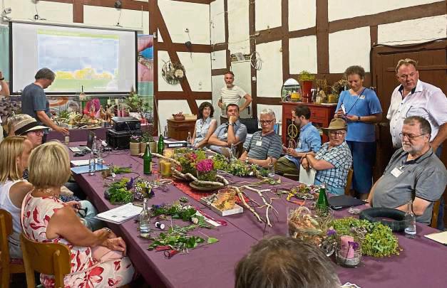 Viel Grün und eine aktive Dorfgemeinschaft: So präsentierte sich Weckinghausen der Jury. Fotos: N. Gerwin
