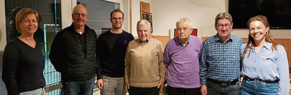 Ehrung der Jubilare beim FCA (v.l.): Birgit Urban, Hartmut Klein, Dirk Rehborn, Herbert Polder, Erwin Pluntke, Reiner Polder und Julia Schewe.