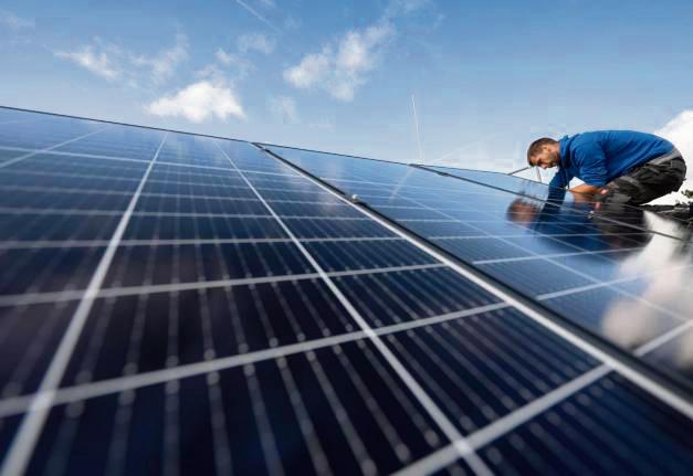 Die Energiewende müsse für alle bezahlbar und machbar sein, unter anderem durch Mieterstromprojekte. Foto: dpa