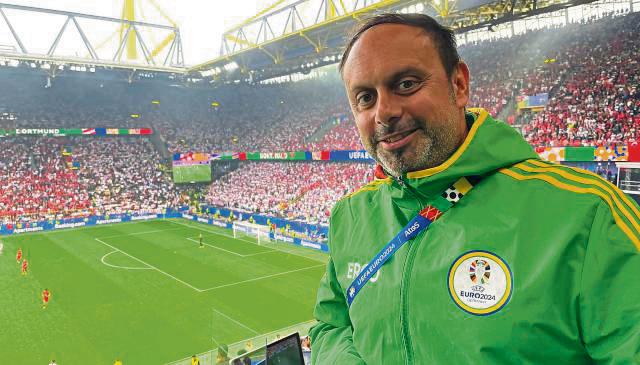 Im EM-Stadion in Dortmund ist Volunteer Daniel Brink auch an diesem Wochenende wieder im Einsatz.