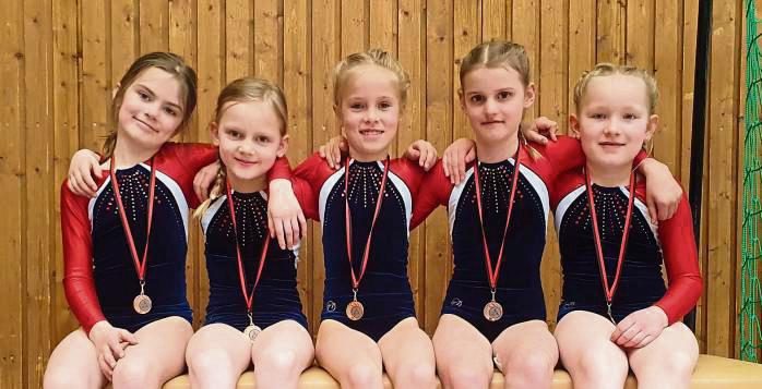 Zeigten ihr Können beim Wettkampf in Holzwickede (v.l.): Nora Hohenberger, Lexa Wegner, Heidi Schapke, Rosa Süllentrop und Merrit Berglar vom SC Lippstadt.