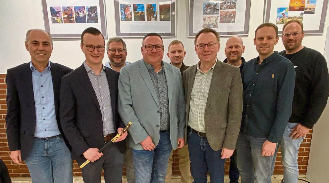 Unser Bild zeigt die Schützen, v.l. Matthias Pink, Philipp Prinz, Christian Wischmann, Kaiser Dirk Hasse, Tom Berhorst, Raimund Craes, Stefan Salmen, Moritz Berhorst, Hendrik Hoppe.