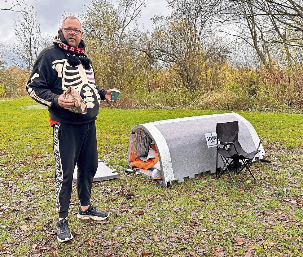 Nasse Nacht in der Notfallunterkunft: Jockel lebt seit 1994 auf der Straße. Foto: Cegelski