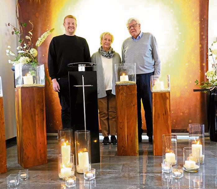 Anette Kötter umrahmt von ihrem Mann Fritz und Sohn Maximilian. Sohn Florian fehlt auf dem Bild. Foto: Vielberg