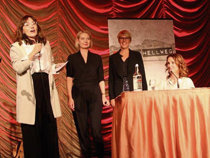 Ladies Night: Die drei Autorinnen nebst Moderatorin.